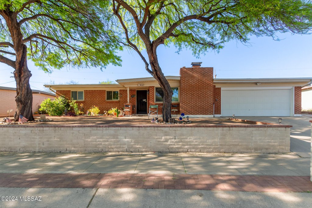 762 W Edgewater Dr, Tucson AZ 85704 Home for Sale